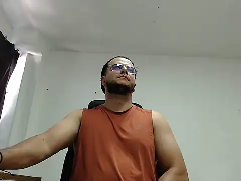 cloudsxxx online show from April 9, 2026, 3:28 pm