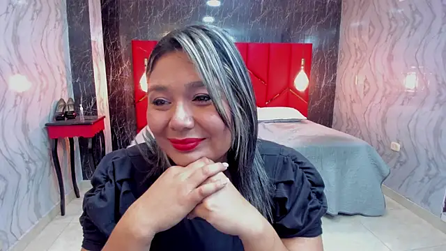 LatinaHoleQueen online show from March 27, 2026, 3:23 pm