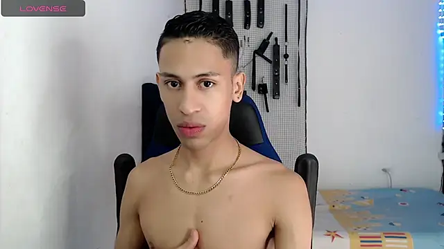 dylan apol0 online show from November 9, 2025, 4:44 am