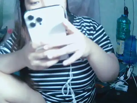 Snapshot of Lily3322 chatting on July 17, 2026, 2:18 am Lily3322 online show from July 17, 2026, 2:18 am
