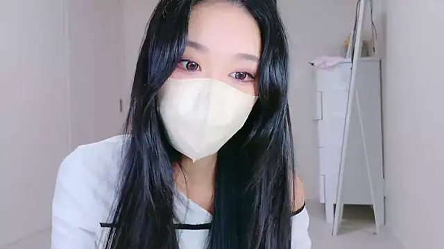 ramuchan desu online show from October 18, 2025, 1:30 am