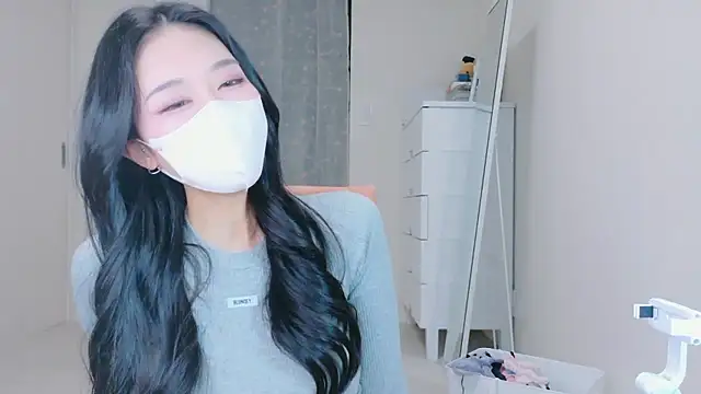 Snapshot of ramuchan_desu chatting on April 30, 2026, 12:17 am ramuchan desu online show from April 30, 2026, 12:17 am