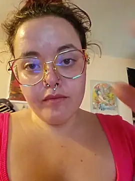 nuttiebuddy1 online show from September 19, 2025, 9:26 pm