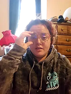 nuttiebuddy1 online show from October 4, 2025, 7:45 pm