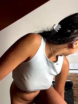 Sarahcutexoxox online show from September 29, 2025, 7:51 pm