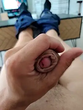 lebarbue34 online show from April 28, 2026, 12:21 pm