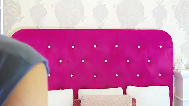 AlexisDevine online show from September 18, 2025, 4:25 am