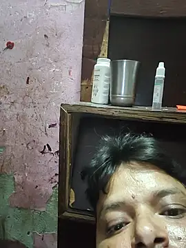 hotcapalsss online show from July 13, 2026, 9:39 pm