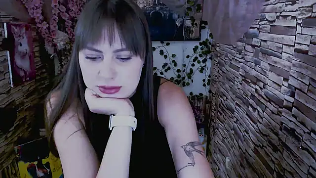 Amanda Bright  online show from September 23, 2025, 6:38 am