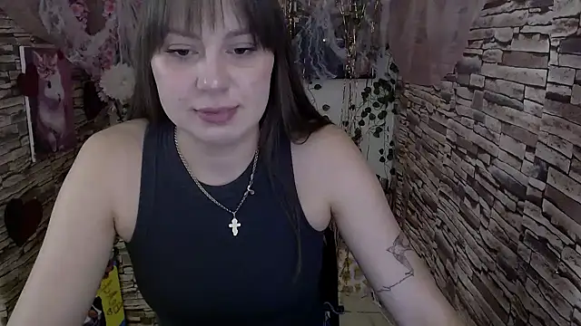 Amanda Bright  online show from October 28, 2025, 7:45 am