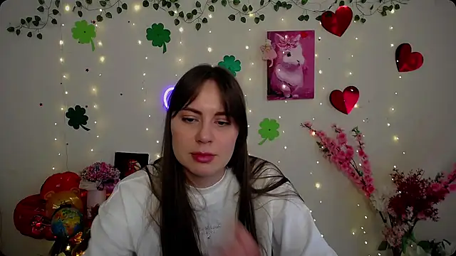 Amanda Bright  online show from March 18, 2026, 11:13 am