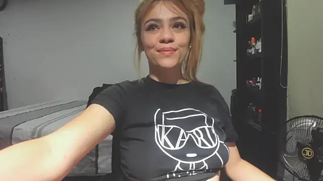 KATA BLONDE online show from October 10, 2025, 1:37 am