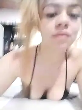 KATA BLONDE online show from October 10, 2025, 4:39 pm