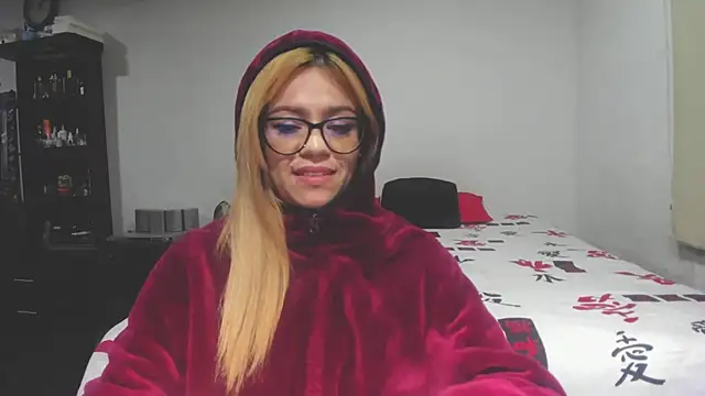 KATA BLONDE online show from October 18, 2025, 6:05 am