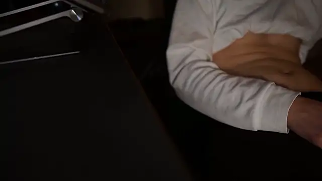 riku velvet online show from April 15, 2026, 3:30 pm