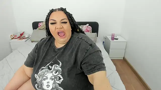 EvvaBBW online show from November 25, 2025, 6:30 pm