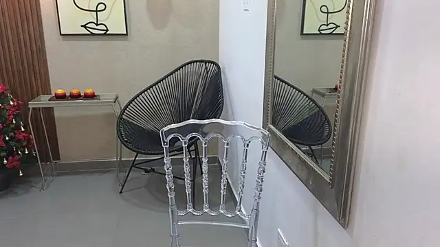 Lia Mar  online show from December 3, 2025, 6:06 pm