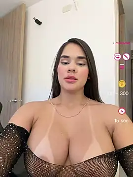 BellaLeclair online show from May 6, 2026, 7:41 pm