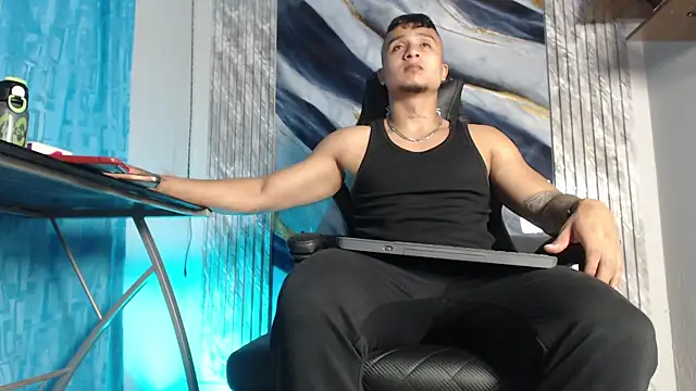 ThiagoBlaze online show from July 22, 2026, 3:42 am