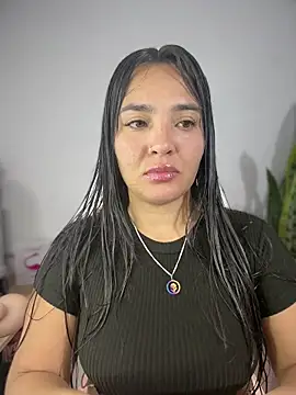 Snapshot of meli__brown chatting on June 4, 2026, 6:30 am meli brown online show from June 4, 2026, 6:30 am