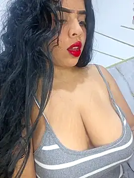 Yemaly Lee online show from May 4, 2026, 9:11 pm