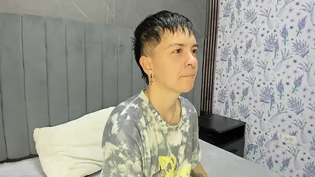  Hannah Hot online show from December 2, 2025, 1:00 am