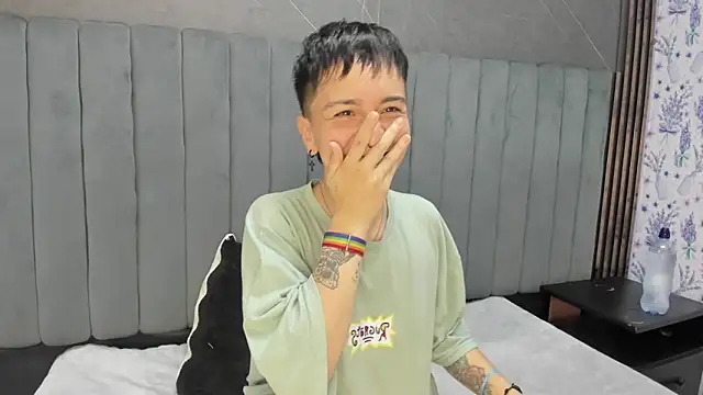  Hannah Hot online show from December 14, 2025, 1:33 am