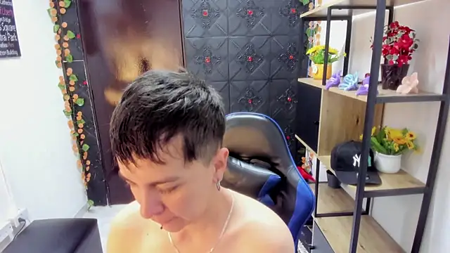  Hannah Hot online show from April 16, 2026, 2:45 am