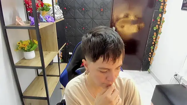  Hannah Hot online show from April 21, 2026, 2:51 am