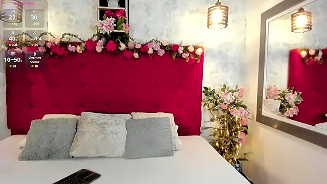 SarahEscobarr online show from September 25, 2025, 3:54 am