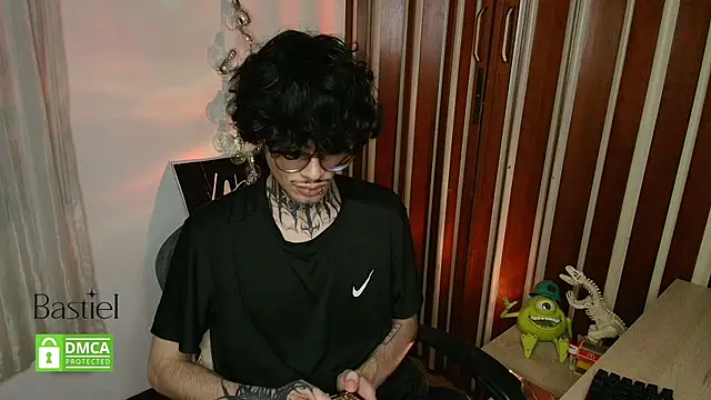 Mihail leroy online show from October 3, 2025, 2:52 am