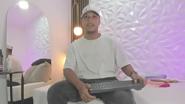 Ricky Owens1 online show from October 14, 2025, 1:12 pm