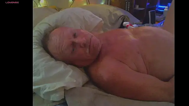 Pussyeat2please online show from October 1, 2025, 11:16 am