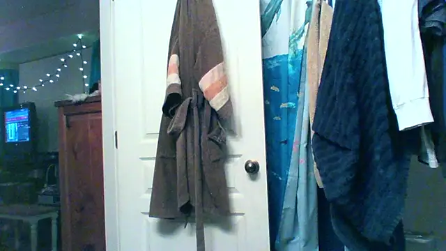 Pussyeat2please online show from April 19, 2026, 10:58 am