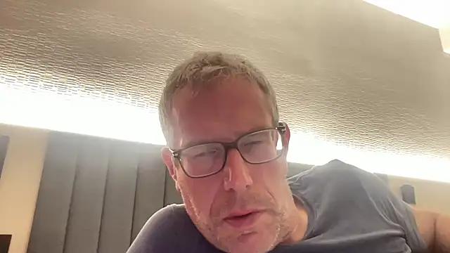 choupipat1 online show from October 23, 2025, 12:54 am