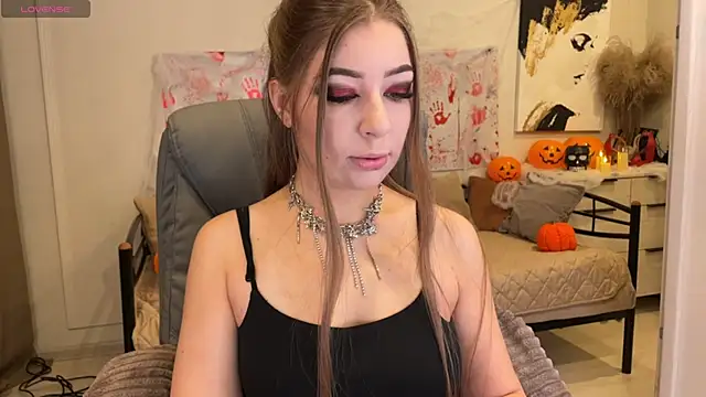 Yummy Jane online show from October 28, 2025, 1:20 am