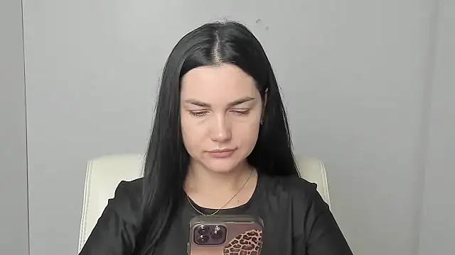 Lune Moon online show from October 3, 2025, 5:37 am