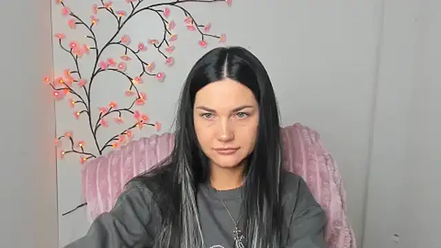 Lune Moon online show from February 21, 2026, 6:36 am