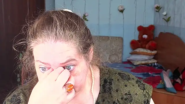 Audrey Aura online show from September 14, 2025, 5:28 am