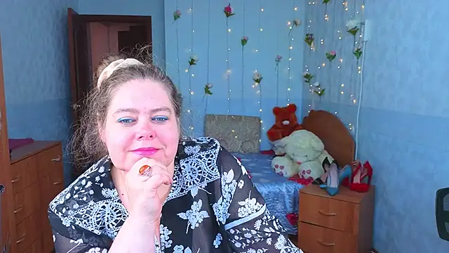 Audrey Aura online show from October 1, 2025, 5:13 am