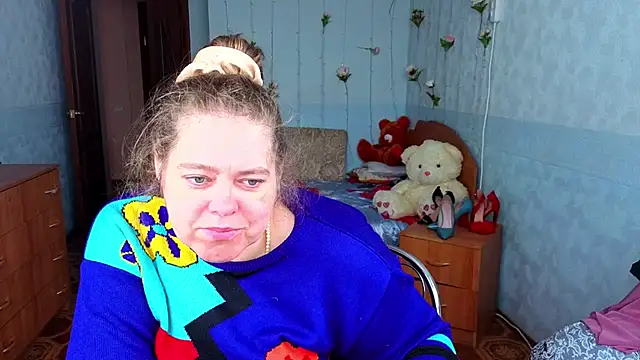 Audrey Aura online show from October 5, 2025, 5:06 am