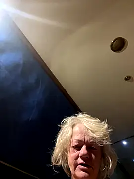 ladyboatlady online show from September 28, 2025, 4:51 am