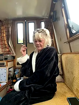 ladyboatlady online show from October 5, 2025, 6:45 am