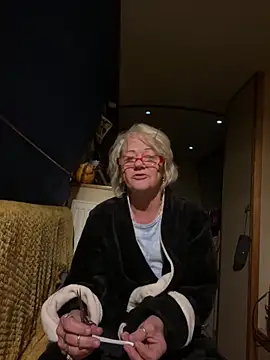 ladyboatlady online show from October 16, 2025, 4:57 am