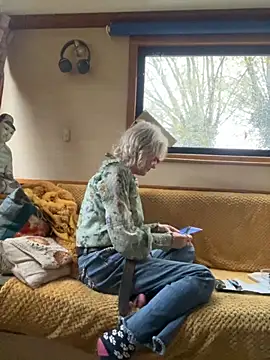 ladyboatlady online show from October 19, 2025, 3:23 pm