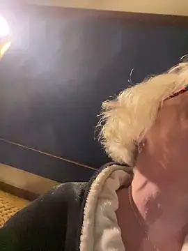 ladyboatlady online show from November 28, 2025, 6:38 am