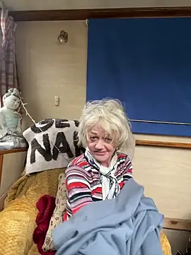 ladyboatlady online show from February 12, 2026, 3:29 pm