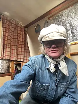 ladyboatlady online show from March 20, 2026, 5:18 pm