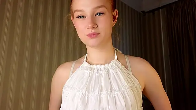Snapshot of Juuulia_ chatting on May 22, 2026, 2:44 pm Juuulia online show from May 22, 2026, 2:44 pm