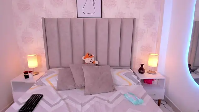 ShaynaHosk online show from March 21, 2026, 9:29 pm